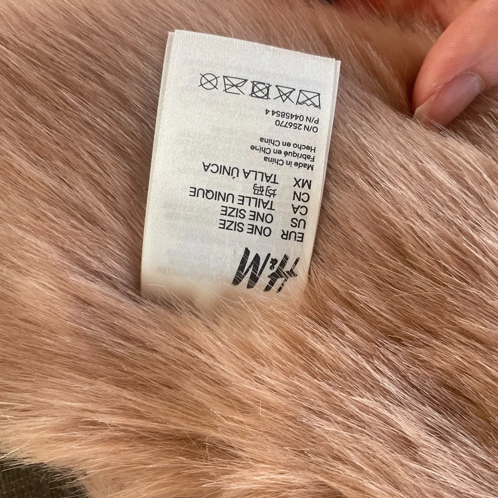 H&M Faux Fur Scarf with Chain Detail in Tan - Picture 2 of 2